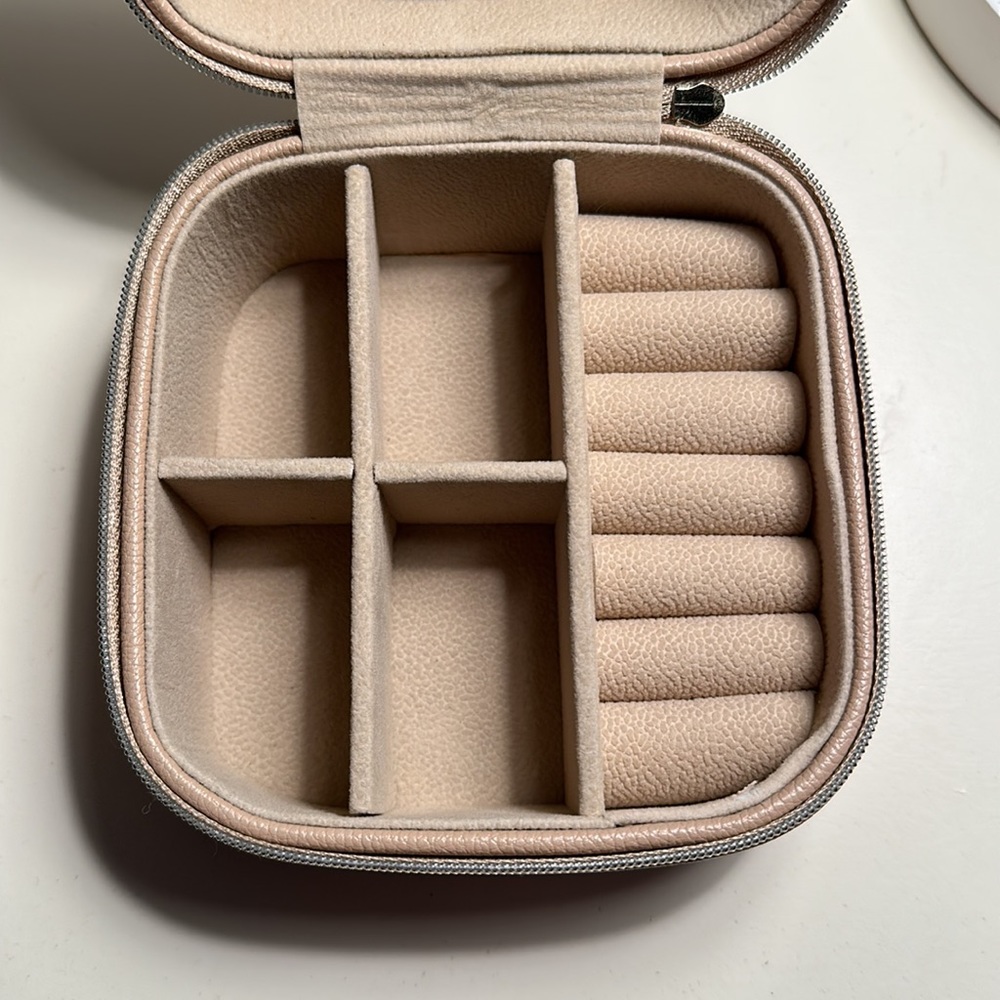 Samara Jewelry Box - Picture 4 of 5